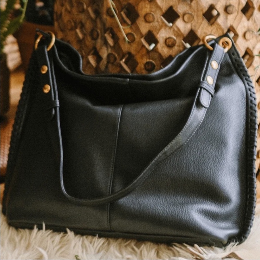 Like New HOBO Moondance Whipstitch Slouchy Shoulder Bag Black Retail $298.00 - Picture 4 of 15